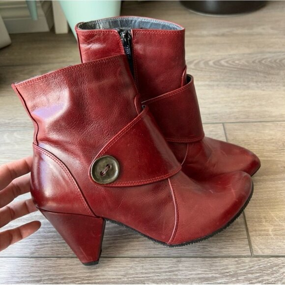 Chanii B  Chantal Pilon Bulle Collection Retro Leather Bootie - Picture 1 of 13